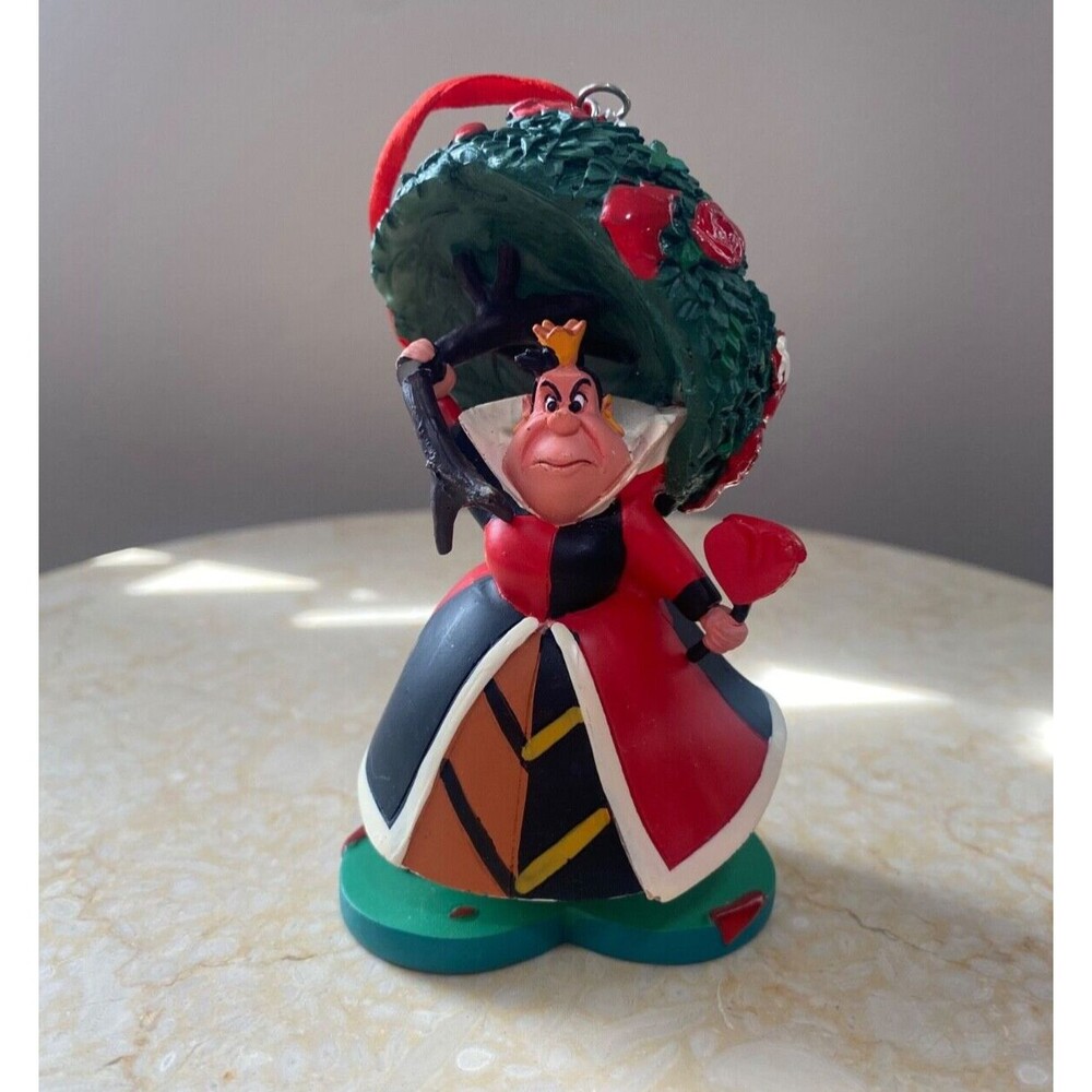 Disney Store 2017 Queen Of Hearts Sketchbook Ornament Christmas